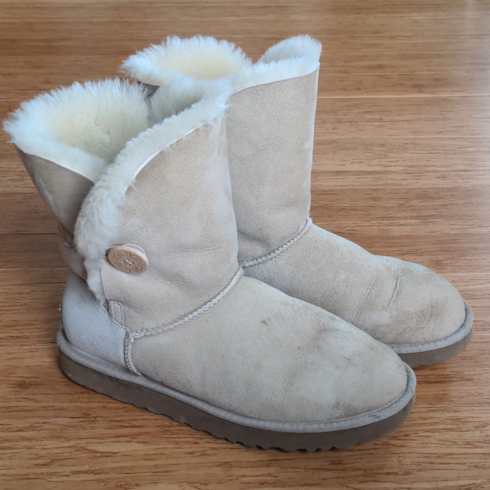 Women's UGG boots